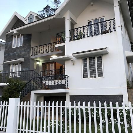 Aanvis Inn Ooty Exterior photo
